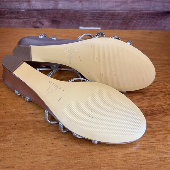 I. Miller Silver Strappy Sandals β Size 9M (Never Worn) - Picture 3 of 4